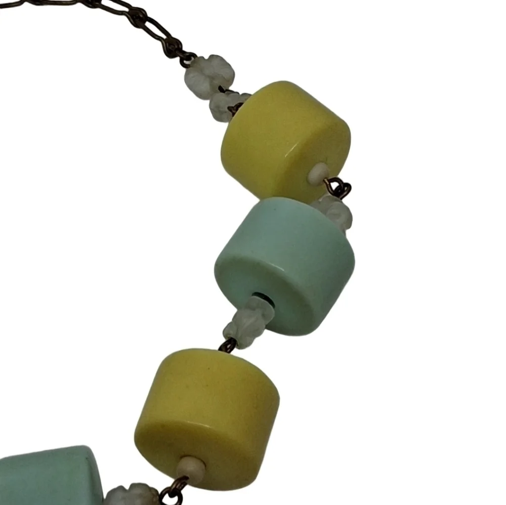 VINTAGE 50s Chunky Pastel Bead Necklace Flower Spacers Choker